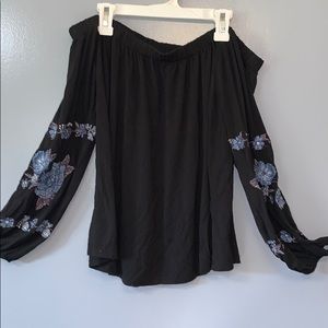 AMERICAN EAGLE OFF THE SHOULDER BLOUSE